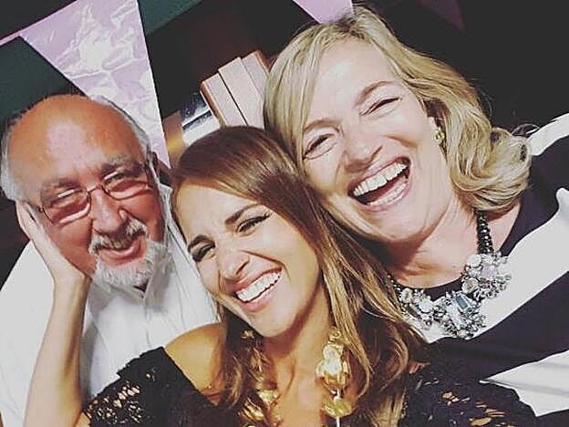 Paula Echevarría, feliz y agradecida a sus padres en el día de su cumpleaños.