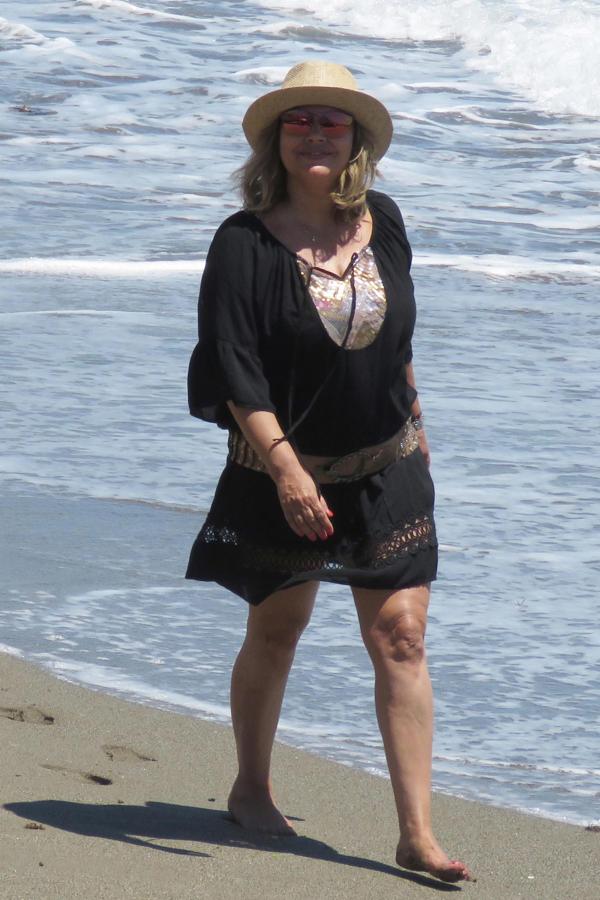 Terelu Campos aprovecha su estancia en Marbella para hacer estas fotos amables.