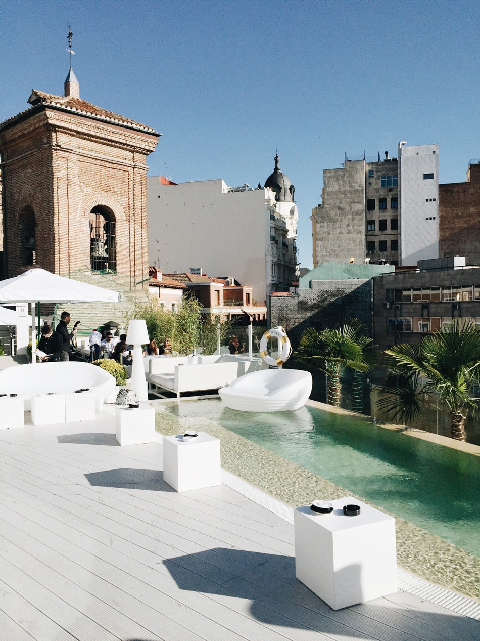 Si quieres disfrutar de un ambiente relajado tu terraza ideal será Gymage. El espacio sigue la filosofía de lujo a precio asequible que existe en todo el resort urbano Gymage además dispones de servicio de restaurante tanto en el interior como en la zona de solarium.