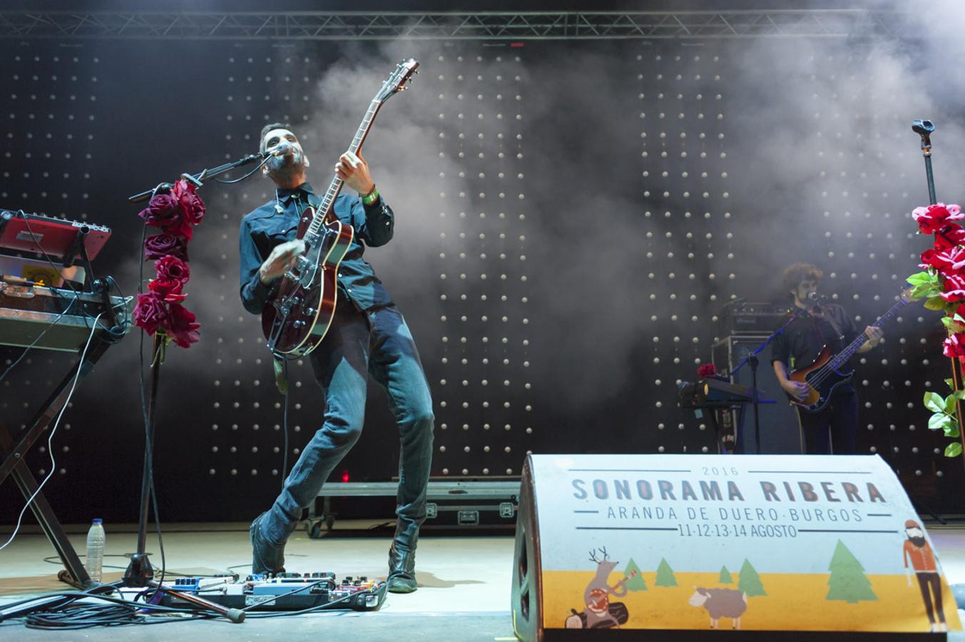 Alejandro Acosta, componente de Fuel Fandango, durante su actuación.