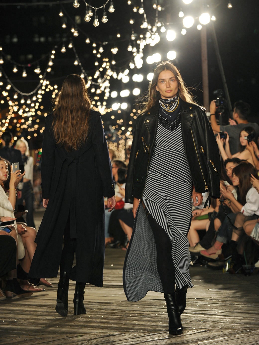 Las rayas marineras, el azul marino y el blanco fueron protagonistas absolutas de la colección.