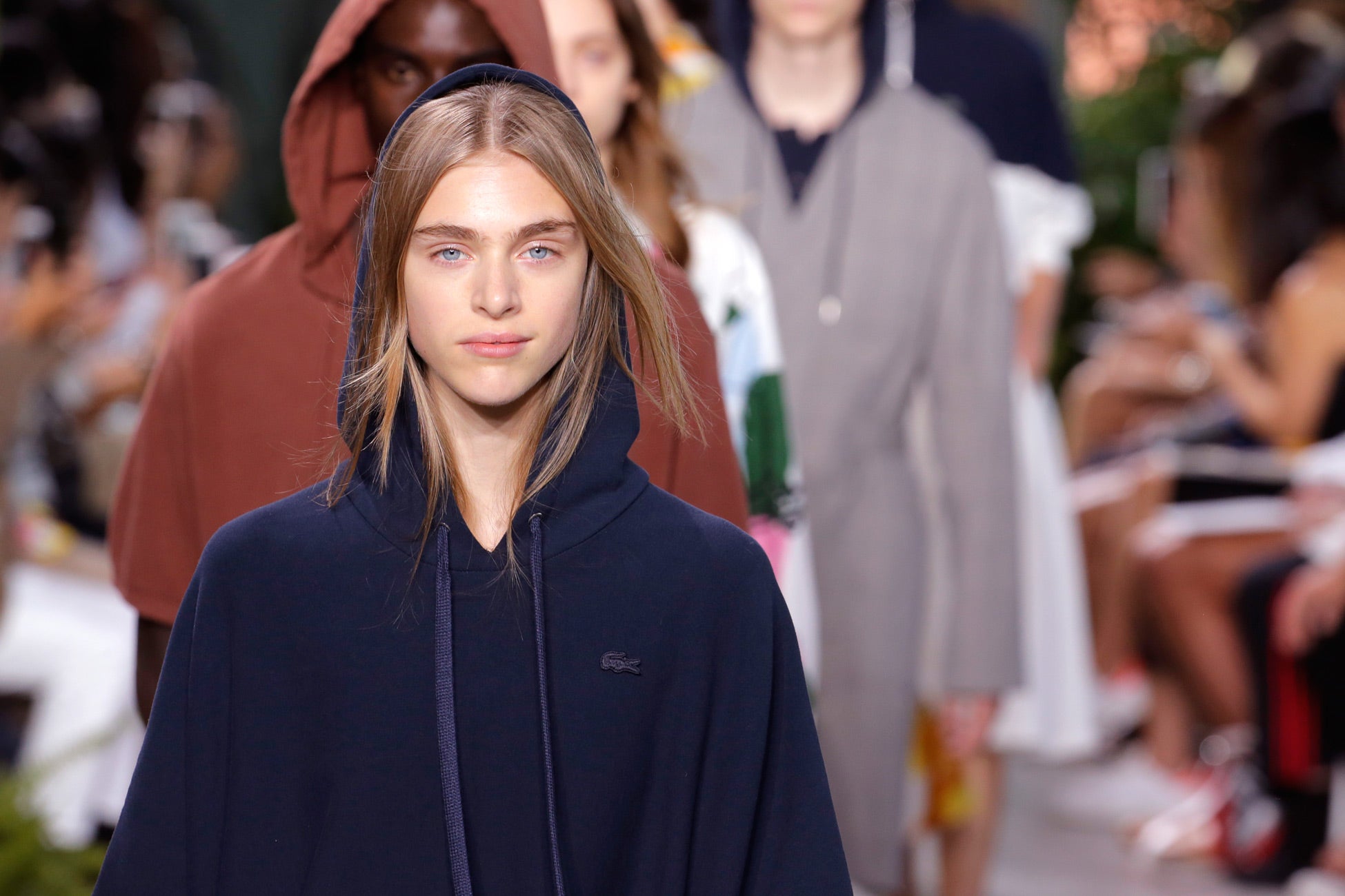 El diseñador Felipe Oliveira Baptista decía que se inspiraba en esta colección en el eterno verano y sus características: facilidad, comodidad, un estado natural.