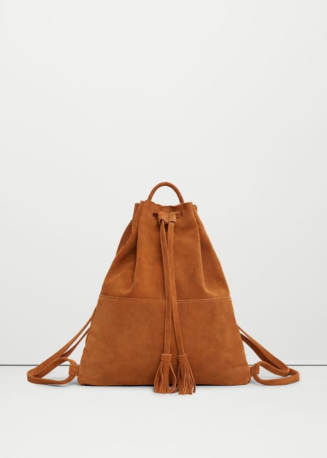 De ante color camel, esta mochila de Bershka (Precio: 39.99 euros)