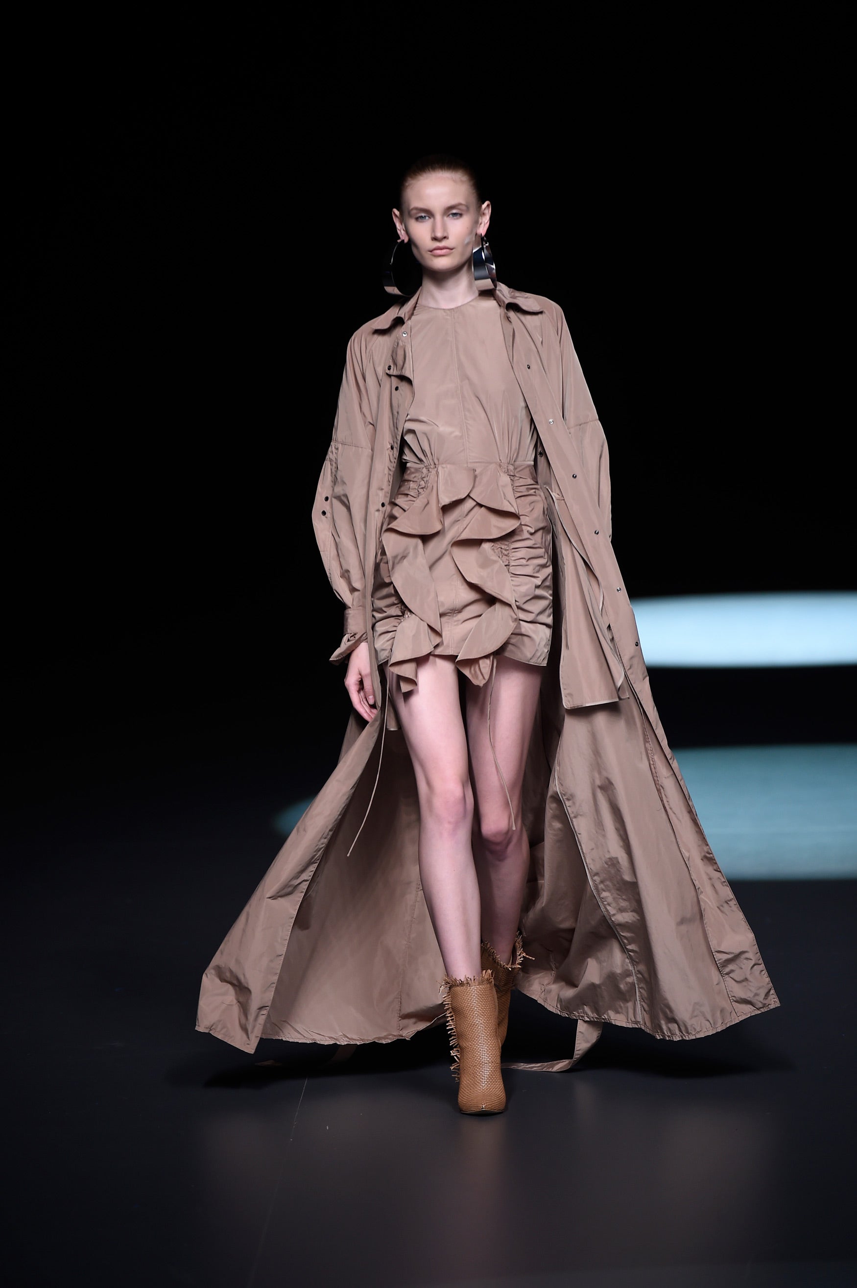 Look con inspiración safari.