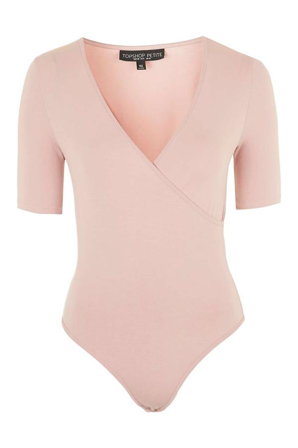 Entre la amplia colección de bodies que propone Topshop encontramos este en rosa empolvado (Precio: 25 euros)