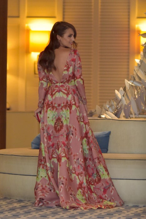 El vestido de Jorge Vázquez que eligió Paula Echevarría tenía un seductor escote a la espalda.