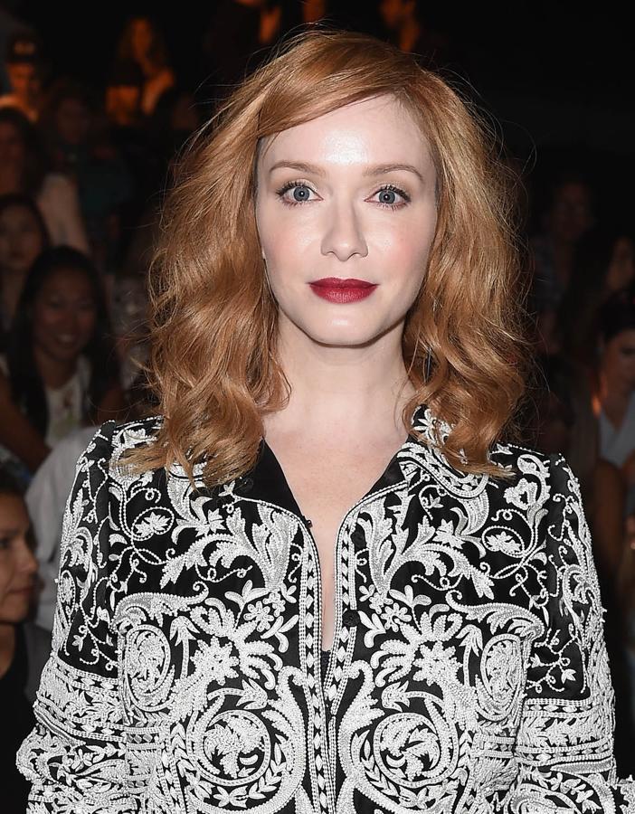 Los tonos cobrizos vuelven cada otoño, con diferentes matices. Si busca un pelirrojo auténtico copia el tono que luce Christina Hendricks.