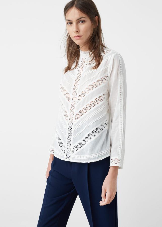 Blusa blanca troquelada de Mango (Precio 29'99€).