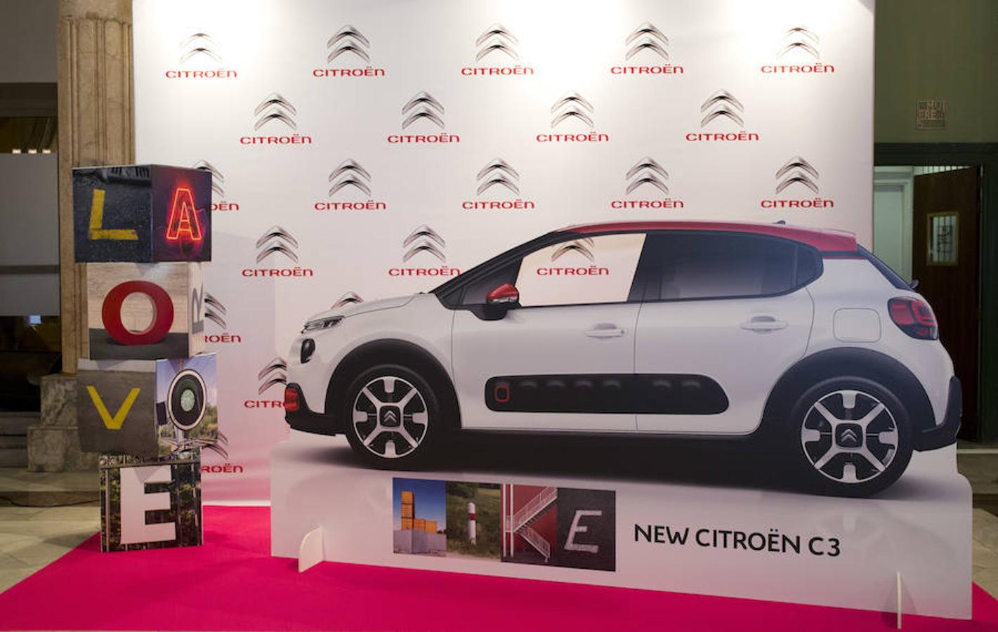 Citroën, que patrocinó los V Premios Belleza, también tuvo su espacio en el Beauty Day, un divertido photocall en el que todas las usuarias podían hacerse una foto, compartirla en sus redes sociales, y entrar en el sorteo de un día de compras en Las Rozas Village.