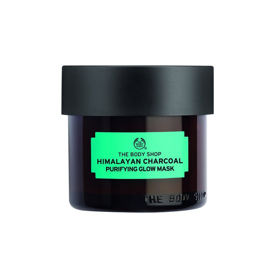 100% vegana con carbón de bambú de las laderas del Himalaya, para eliminar impurezas y el exceso de grasa; con hojas de té verde de Japón, ricas en antioxidantes y catequinas, que exfolian la piel; con aceite de árbol de té orgánico que ayuda a purificar la piel. (20€)