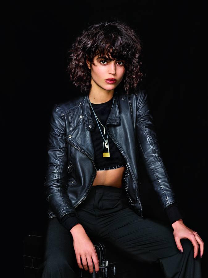 "Sueño con trabajar para Givenchy, aunque quiero dedicarme al cine", reconoce Cecilia, sevillana de 22 años. Llegó a la moda por casualidad, y su fotogenia conquistó de inmediato a su "booker". Dice que le gusta desfilar, pero prefiere posar ante la cámara, y ya ha protagonizado campañas para Zara o Urban Outfitters