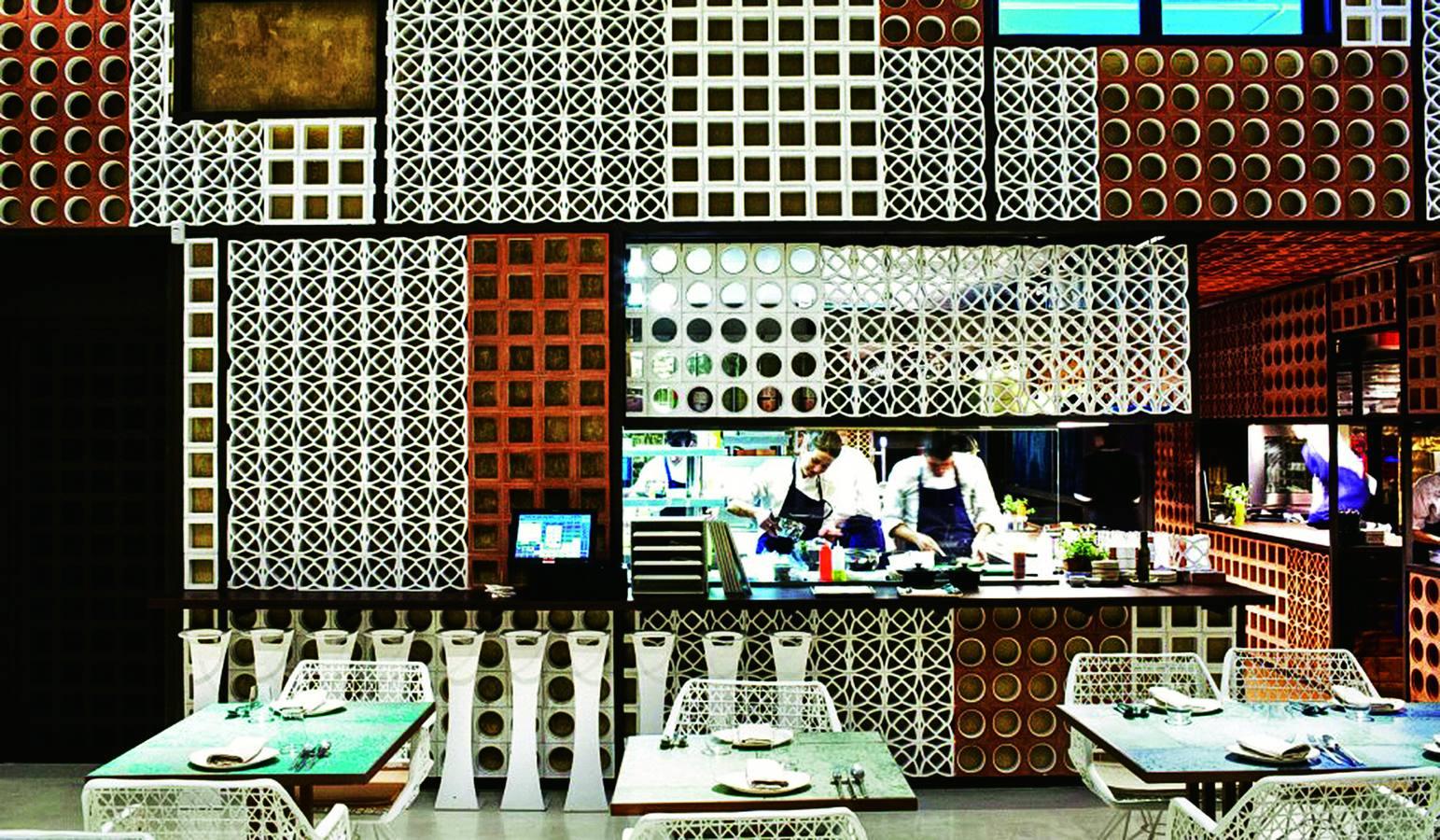 Una estrella Michelin y ser el mejor nuevo restaurante de Europa son buenas señales para entrar en Disfrutar. www.es.disfrutarbarcelona.com.