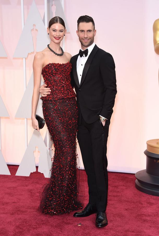 Adam Levine, el cantante del grupo Maroon 5, lleva desde 2014 con Behati Prinsloo y acaban de tener un hijo.