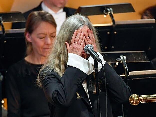Patti Smith en el momento en el que interpretaba la canción de Bob Dylan.