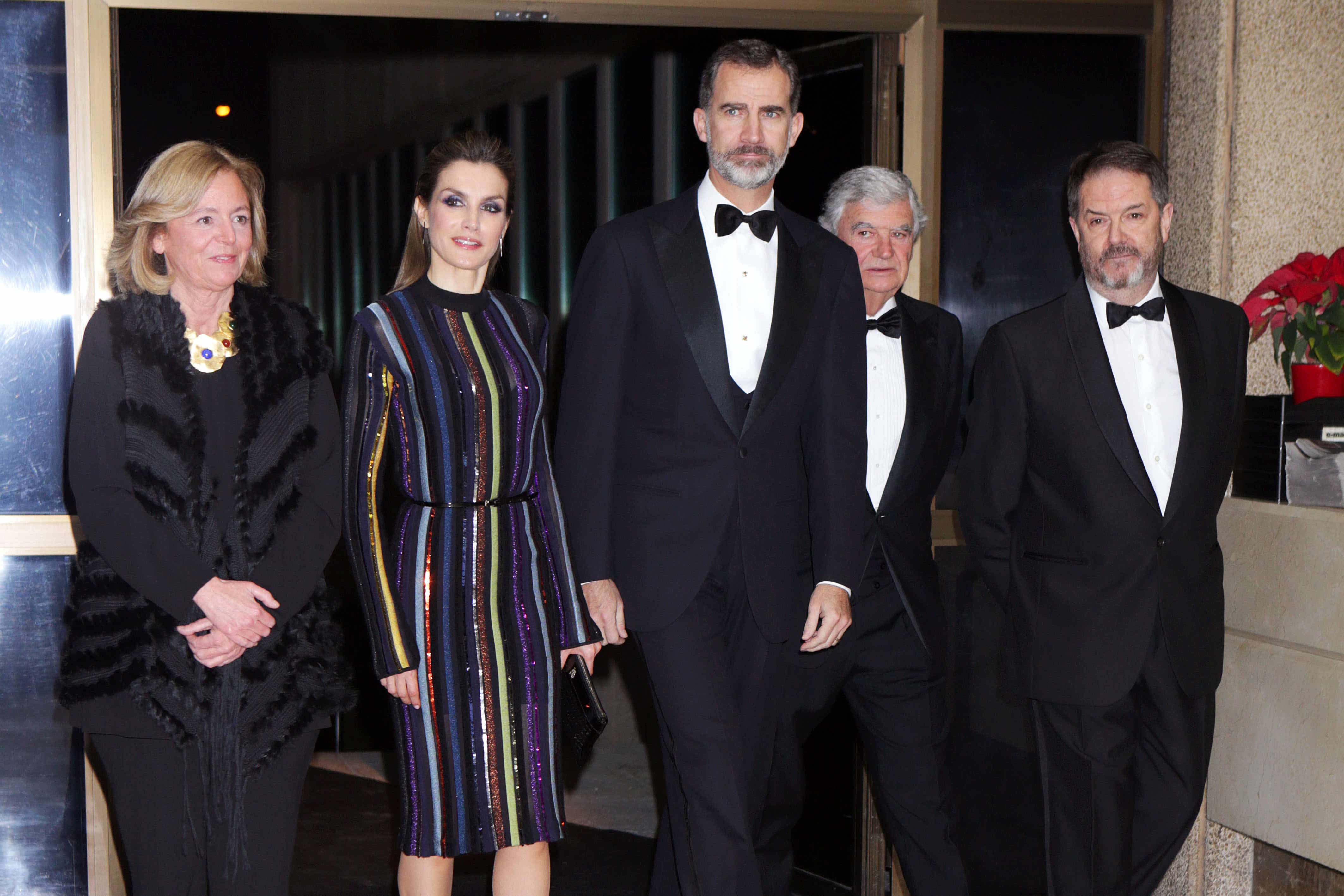 Don Felipe y Doña Letizia, junto a Catalina Luca de Tena, Santiago Bergareche y Bieito Rubido