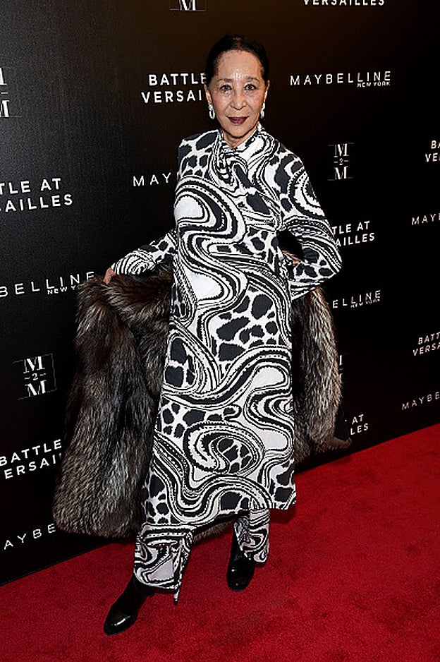 Hija de banqueros portugueses, nació en China y vivió en Argentina y Perú.