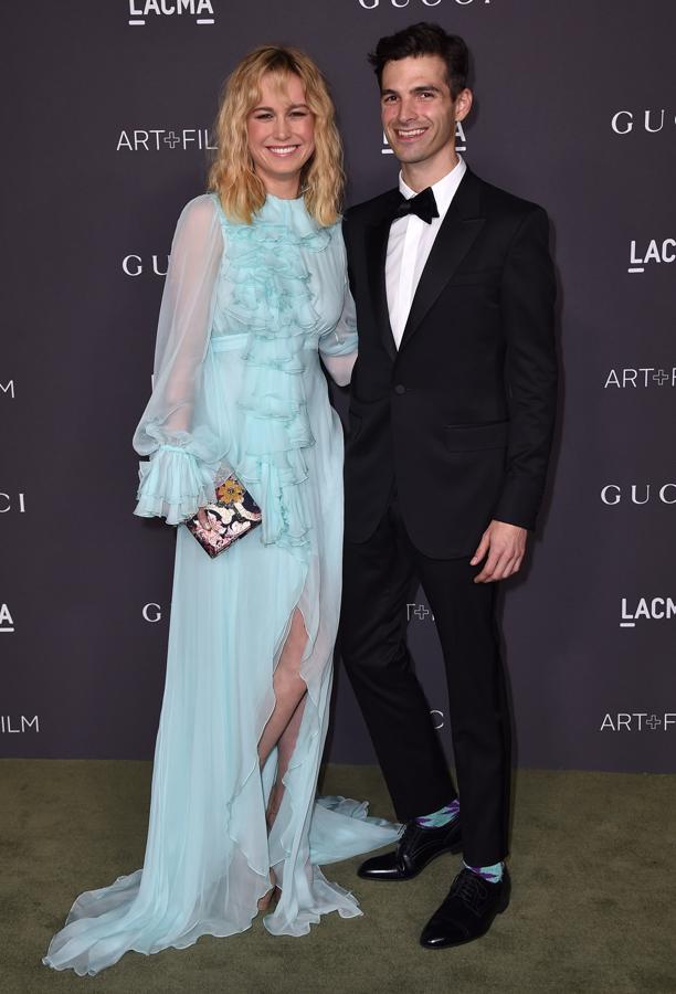 La ganadora de un Oscar por 'La habitación', Brie Larson, se ha comprometido con el cantante de Phantom Planet, Álex Greeenwald, a quien no se olvidó de nombrar mientras recogía la preciada estatuilla. No ha trascendido la fecha exacta del enlace, pero según la revista 'People' parece que es inminente.