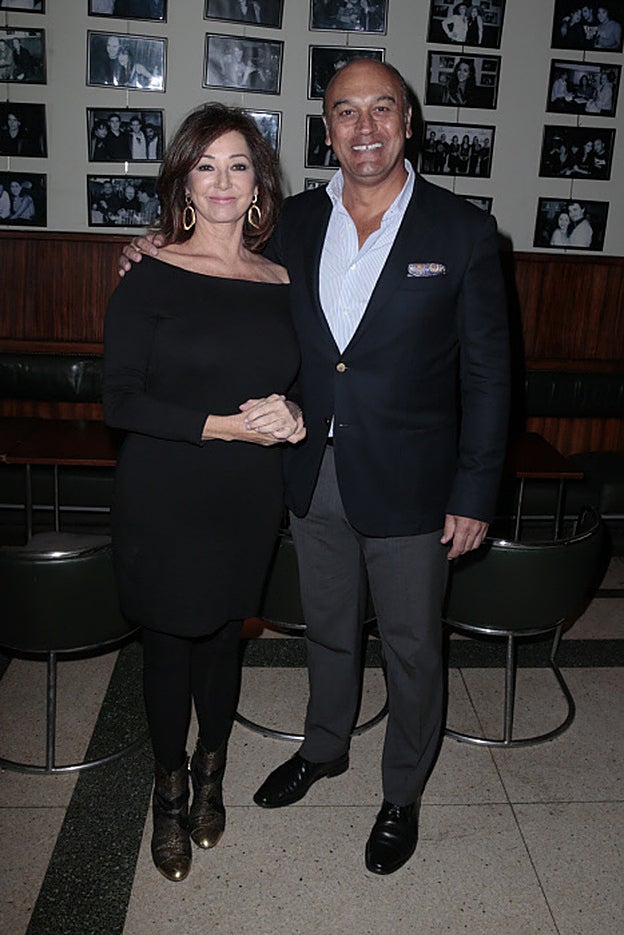 Ana Rosa Quintana y su marido Juan Muñoz en el Museo Chicote.