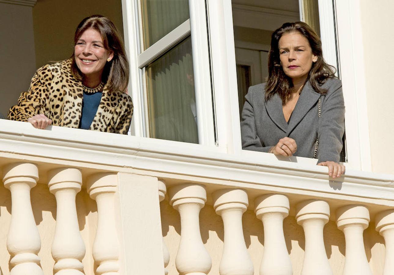 Aquel fatídico accidente en el que falleció Grace Kelly, también pudo cobrarse con la vida de Estefanía, pero ella se salvó. A la hija rebelde de Rainiero le costó mucho superarlo, algo mejor lo llevó Carolina.