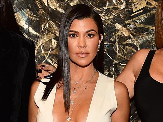 Al contrario que sus hermanas, Kourtney siempre suele llevar el pelo igual: liso, negro y a la altura del pecho.