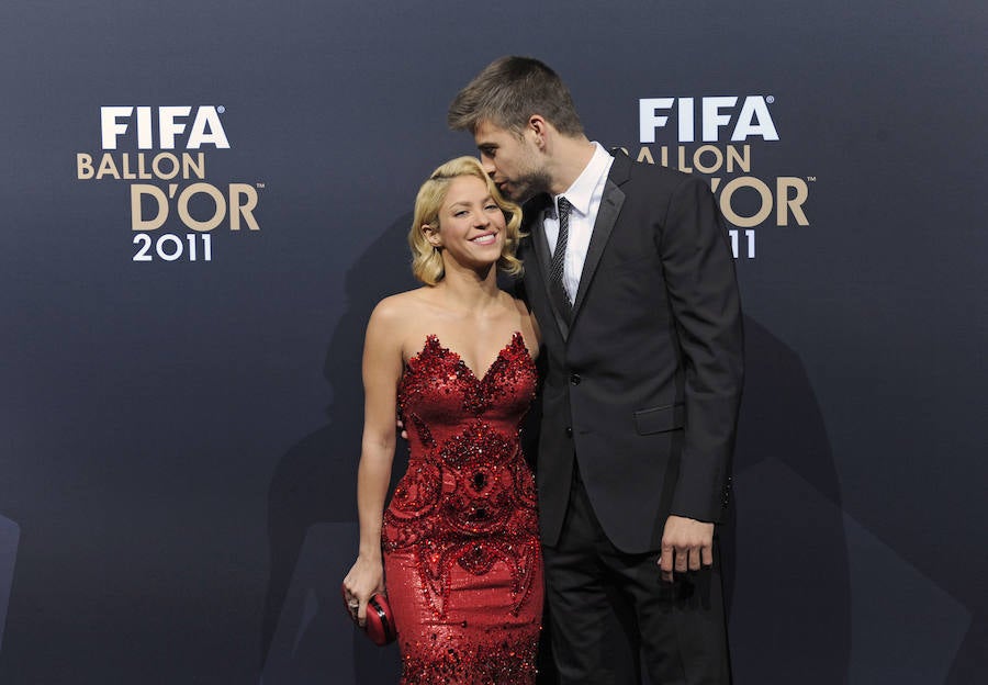 Su primer photocall juntos fue en 2011, cuando acudieron a la Gala del Balón de Oro. Ella estaba arrebatadora con un vestido rojo ceñido y ondas al agua y a él se le caía la baba al mirarla.