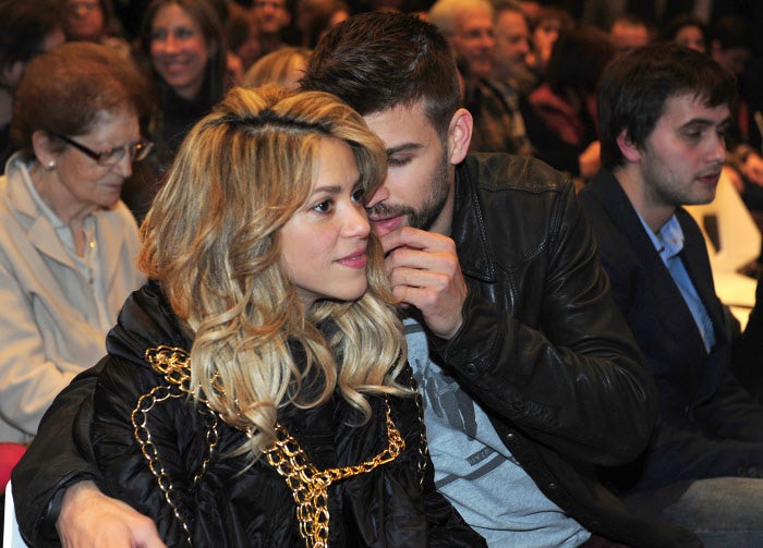 Estaban en la presentación del libro 'Fantasma del pasado' y compartieron impresiones al oído sobre el acto.