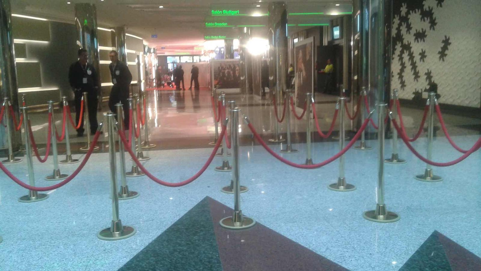 Por aquí empezarán a desfilar los invitados en unos minutos.