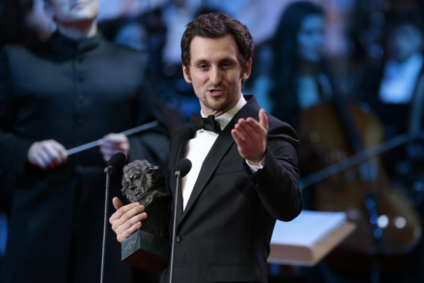 El actor y director se alzó con dos galardones; Mejor director nóvel y mejor guion original. Su película 'Tarde para la ira' ha sido una de las grandes triunfadoras