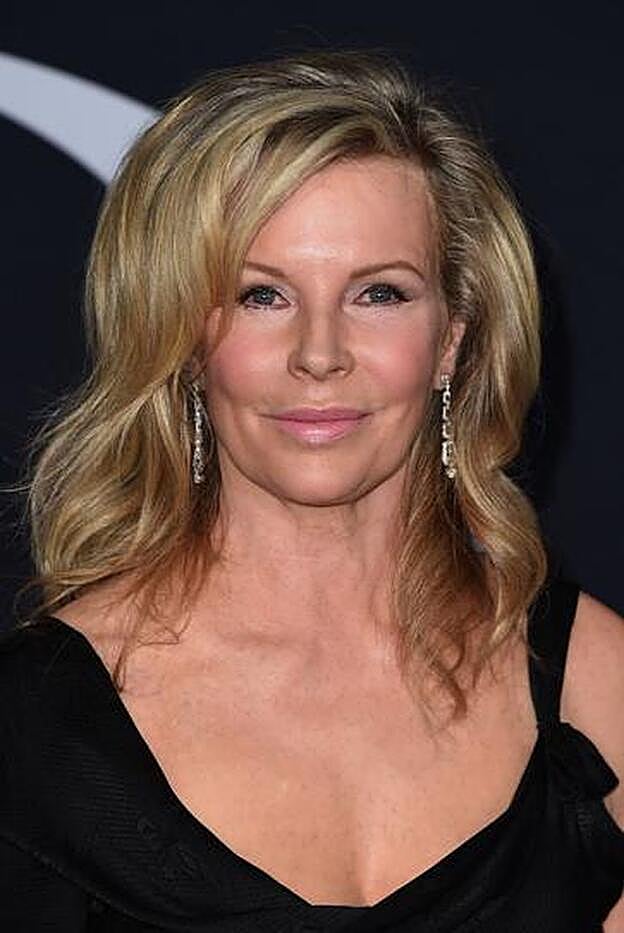 Kim Basinger en el estreno en Los Ángeles de Cincuenta sombras más oscuras .