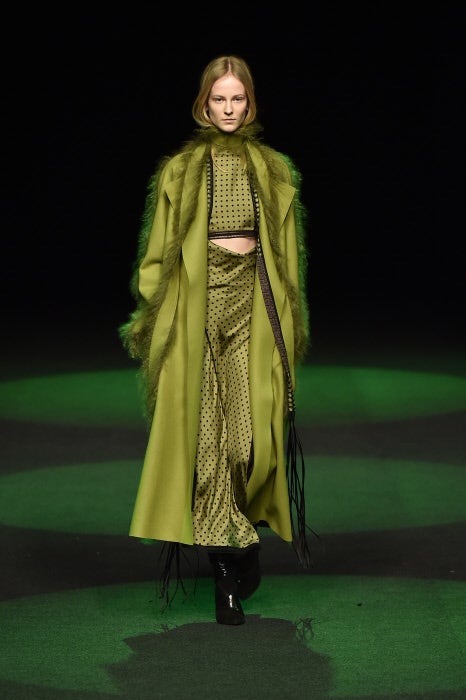 Los abrigos, protagonistas de la temporada otoño-invierno de Juan Vidal.