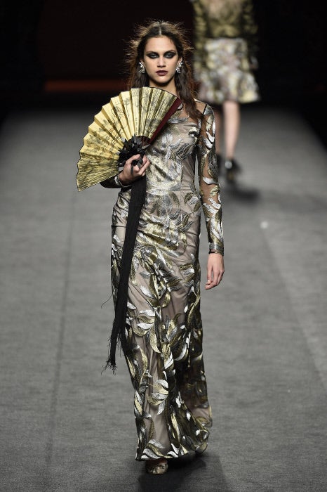 Bordados joya para sumar sofisticación a este look de noche.