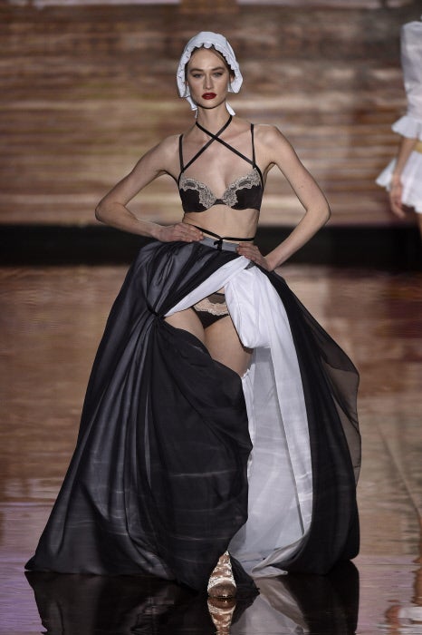 El París revolucionario ha sido el hilo conductor de la colección.