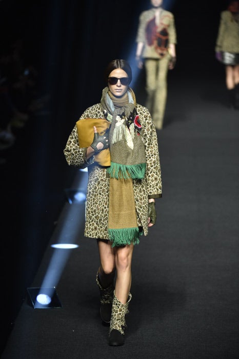 Alvano ha dado un cambio radical en su estilo. Esta colección, titulada Resurección, es novedosa y bebe de la inspiración del Antiguo Egipto.