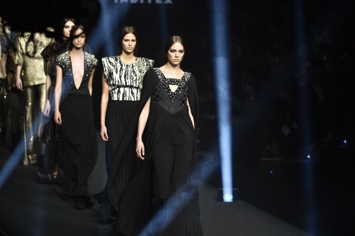 Carrusel final del desfil de Alvarno.