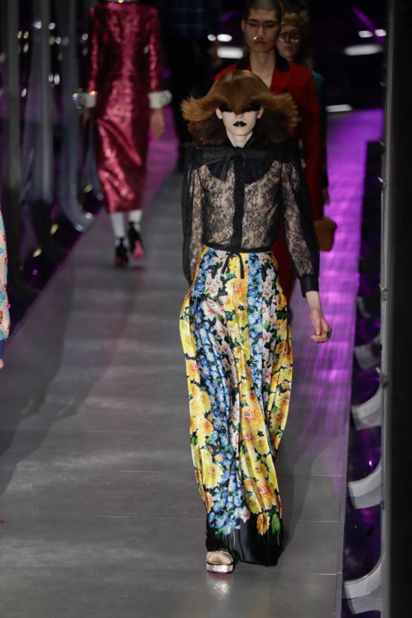 Impresionante look de la colección otoño-invierno 2017/18 de Gucci en la Semana de la Moda de Milán