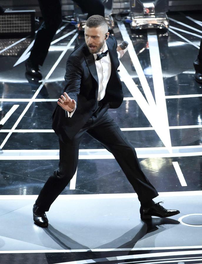 Justin Timberlake puso en pie y a moverse a todo el patio de butacas del Dolby Theatre.