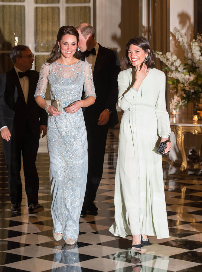 Derrochó elegancia con un vestido de Jenny Packham azul con el que consiguió brillar en sentido literal.