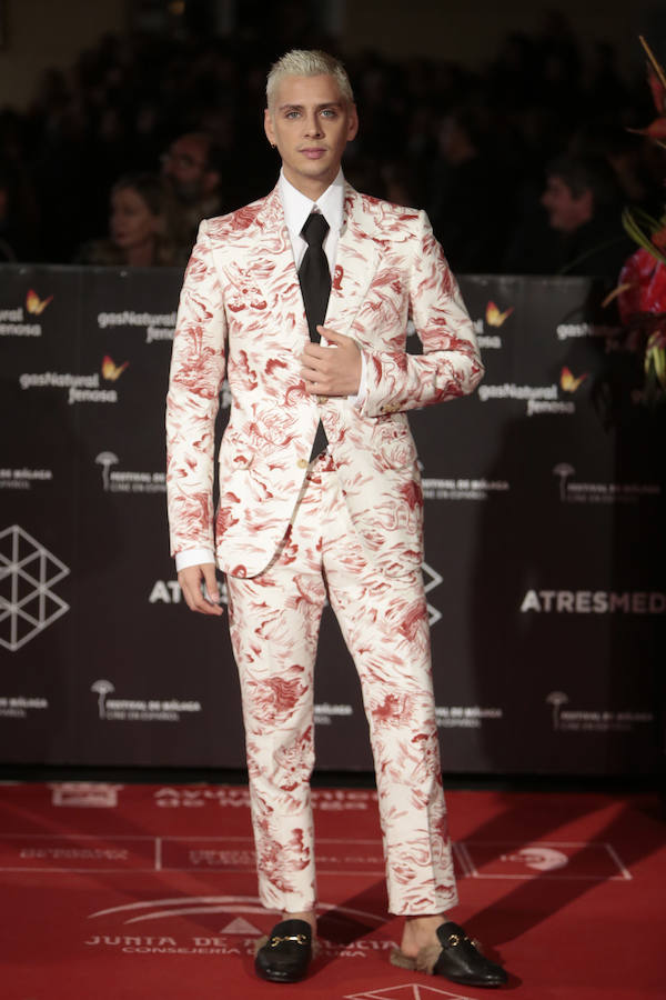 Con un total look de Gucci, su look fue el más arriesgado y original de la clausura del festival.