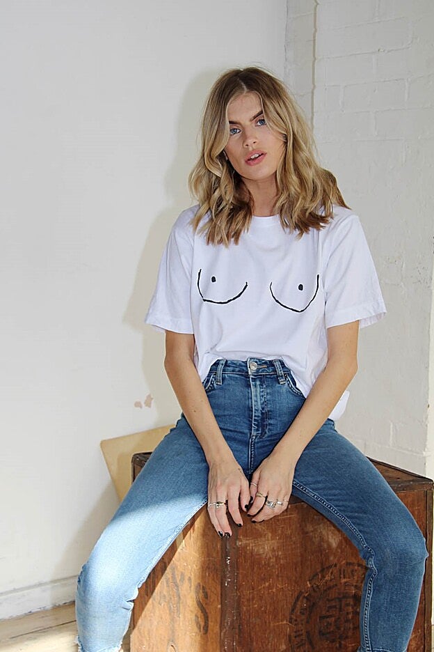 La camiseta solidaria de Kendall Jenner