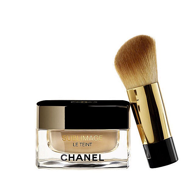 Brillo. Sublimage Le Teint de Chanel (125 €).