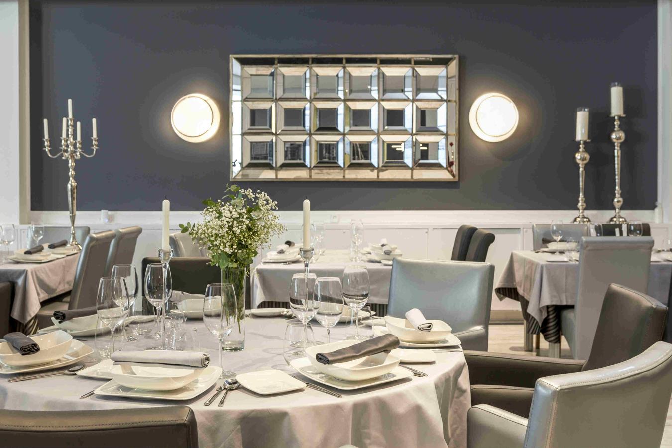 Ubicado en la Casa de Cantabria en Madrid, este restaurante recién inaugurado apuesta por una cocina tradicional y de mercado con especial atención a los platos de cuchara, los arroces y los pescados y mariscos. Un proyecto de tres emprendedoras valientes que se ha convertido ya en el máximo referente de la cocina cántabra en Madrid. En Semana Santa no faltan los garbanzos con verduras, el bacalao en distintas versiones y las torrijas.Dirección: Calle Pio Baroja, 10 (junto a la Casa de Cantabria de Madrid). Teléfono: 914 93 88 04. Horario: de martes a sábado de 13:30 h. a 16:00 h. y de 20:30 h. a 00:00 h. Domingos de 13:30 h. a 16:00 h. Precio medio: 40 euros con bebida.