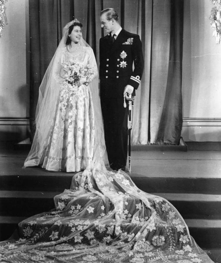Isabel II y Felipe de Edimburgo, el día de su boda, el 20 de noviembre de 1947.