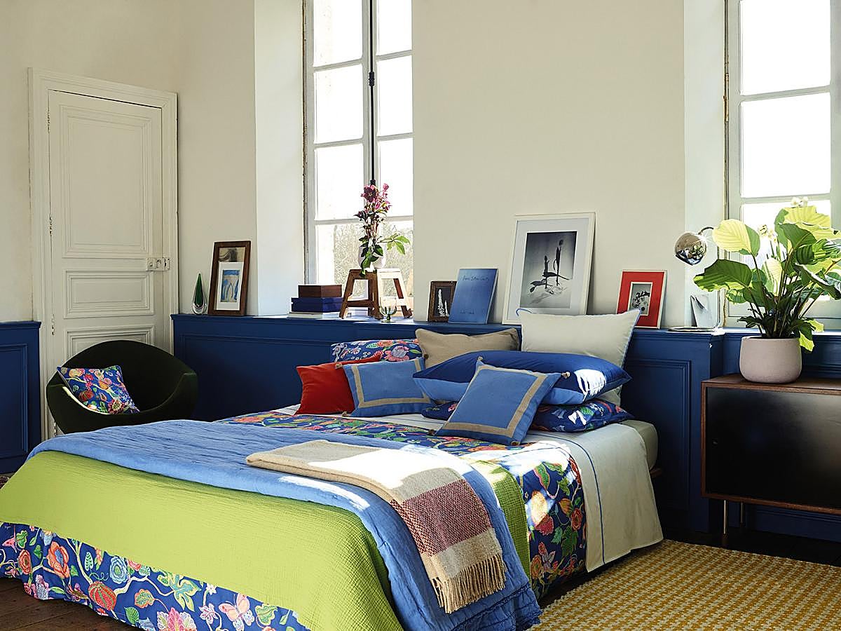 Eso sí, Zara Home también sabe llenar nuestro dormitorio de color y sabor tropical con textiles como estos.