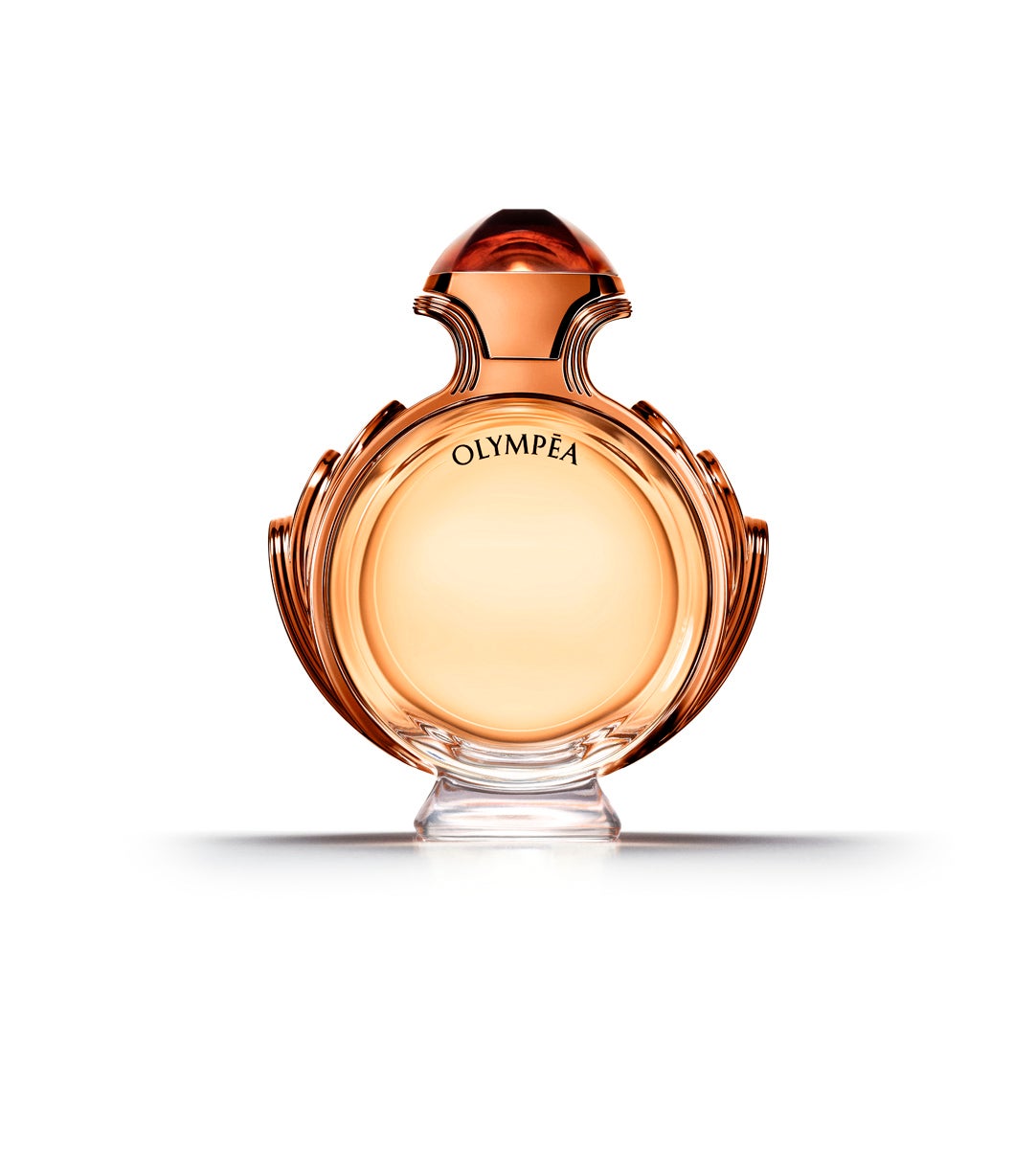 Un perfume oriental sensual en el que descubrimos una vainilla salada que se despliega en la calidez acolchada del ámbar y vibra con las maderas. (109€, 80ml)