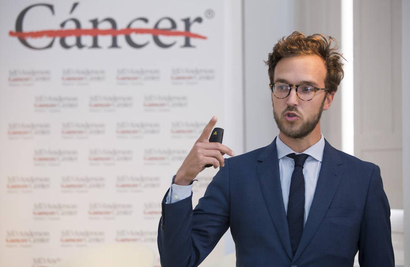 Juan Ordóñez, director de marca de La Roche-Posay, explicó la importancia que tienen para el bienestar y la autoestima de los pacientes de cáncer los talleres de cuidado de la piel, que ya incorporan muchos hospitales españoles.