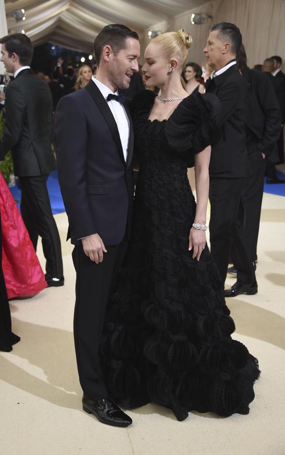 La pareja formada por Michael Polish y Kate Bosworth tampoco faltó a la fiesta