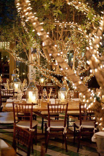 Y otro ejemplo más de iluminación para bodas al aire libre... (Foto: Pinterest).