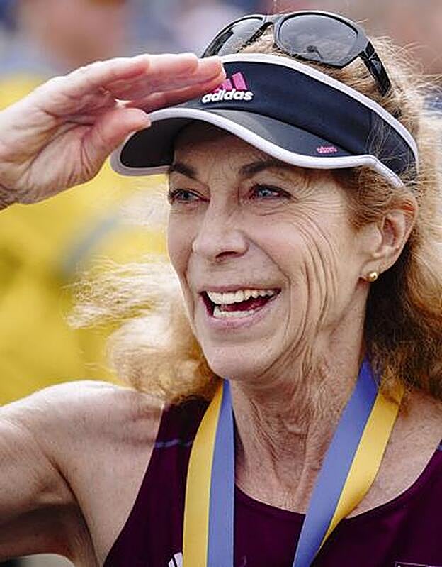 La corredora, en la maratón celebrada hace unos días en Boston, medio siglo después de aquella legendaria carrera.