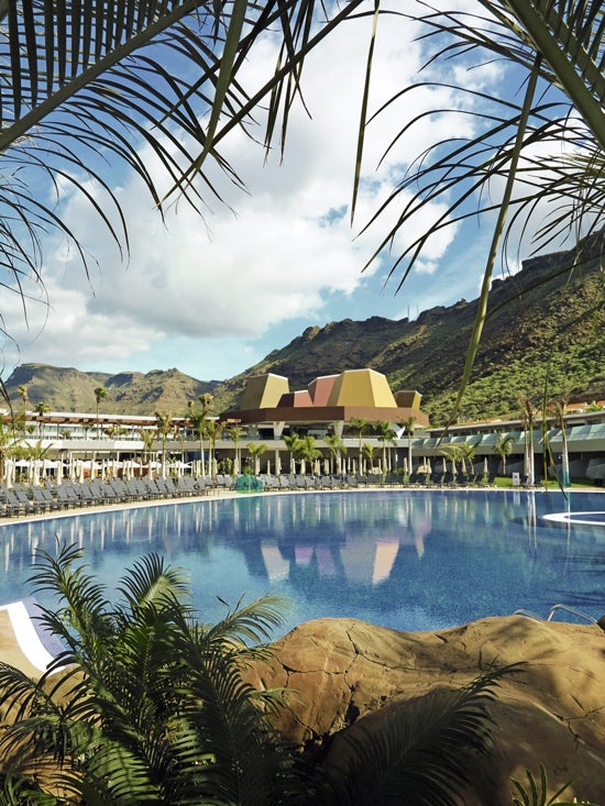 Sentirse como un marajá es posible en Oberoi Sukhvilas. Está a 30 minutos de Chandigarh y rodeado por un gran bosque protegido. www.oberoihotels.com.