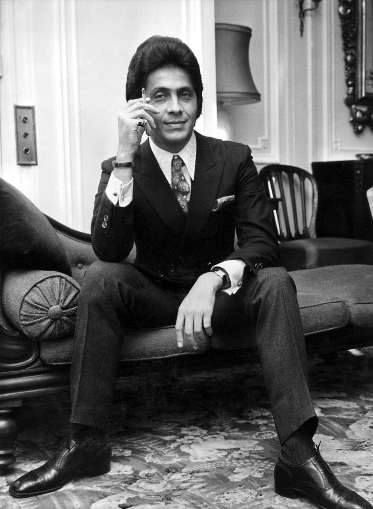 El diseñador en el Hotel Savoy de Londres en 1968.